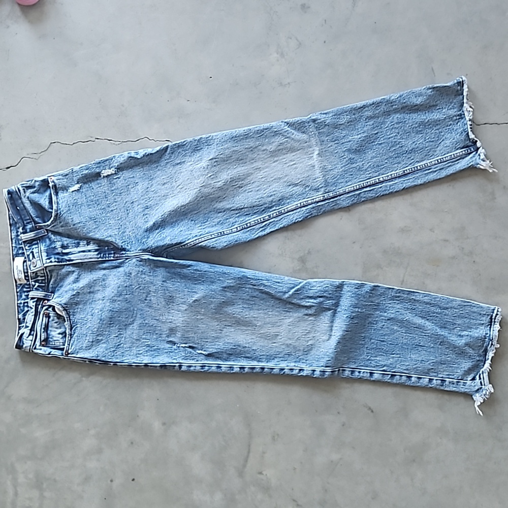 Abercrombie & Fitch The 90's Straight Ultra  High Rise Jeans Size 29 / 8